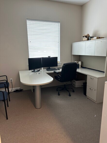 2270 7th St, Mandeville, LA à louer - Photo du bâtiment - Image 3 de 6