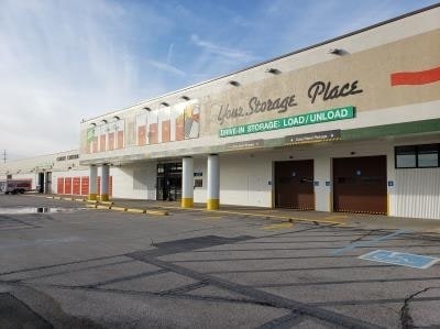 6800 Pendleton Pike, Indianapolis, IN à louer - Photo du bâtiment - Image 3 de 3