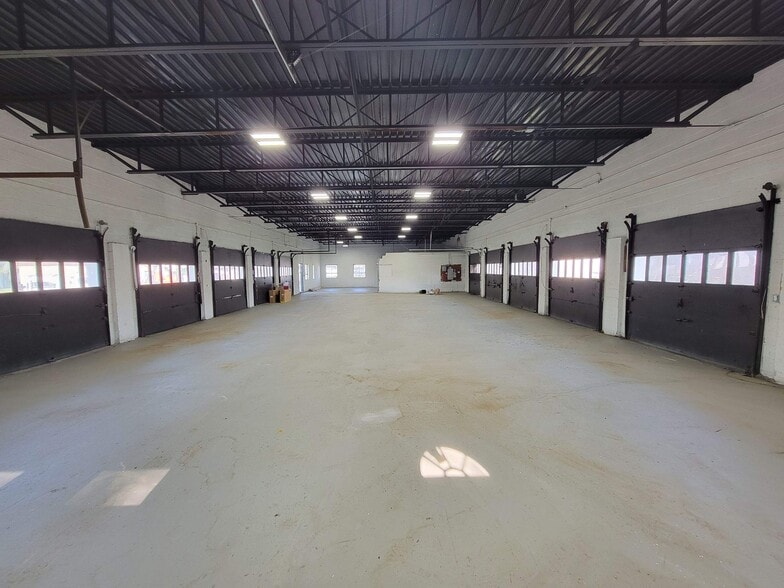 105 Meade Rd, Syracuse, NY for sale - Building Photo - Image 2 of 8