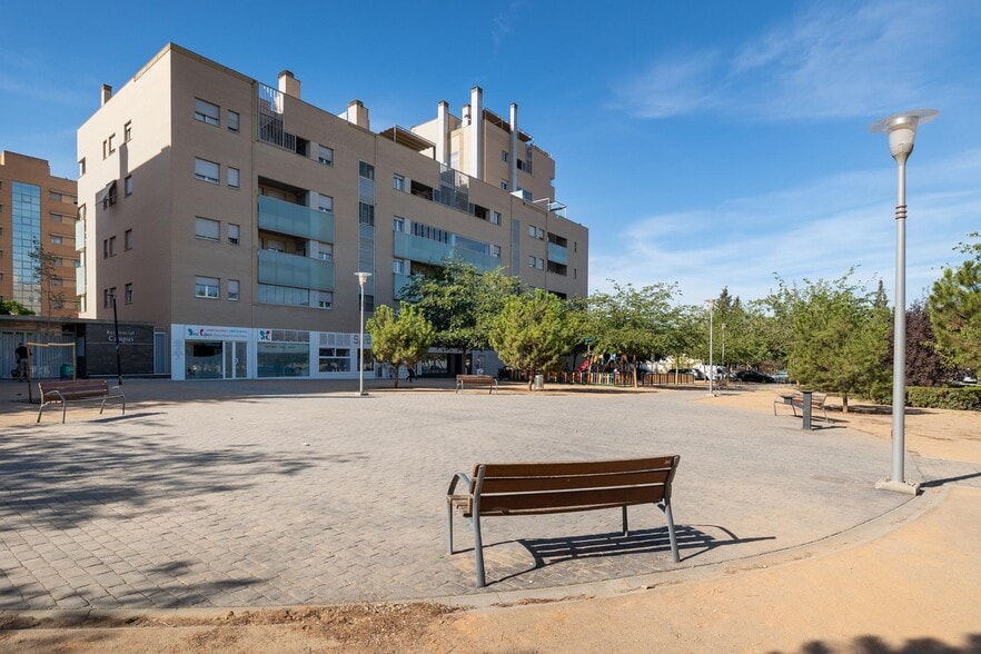 Plaza Catedrática Asunción Linares, 1, Granada, Granada à vendre - Photo principale - Image 1 de 22