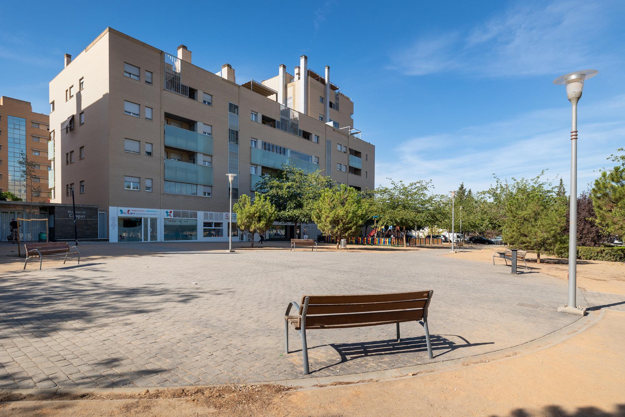 Plaza Catedrática Asunción Linares, 1, Granada, Granada à vendre Photo principale- Image 1 de 23