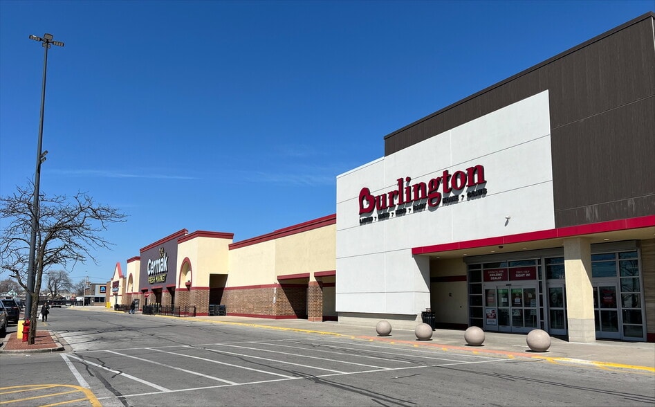 4601-4779 W Cermak Rd, Cicero, IL for lease - Building Photo - Image 3 of 14