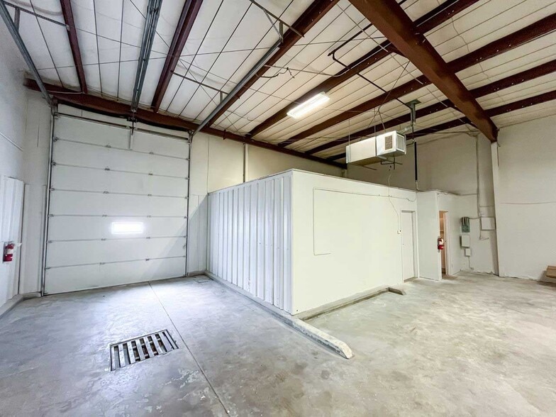 414 E. Industrial Rd, Goddard, KS for sale - Interior Photo - Image 3 of 10