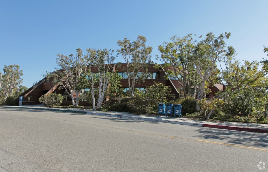 29160 Heathercliff Rd, Malibu, CA à louer - Photo du bâtiment - Image 3 de 10