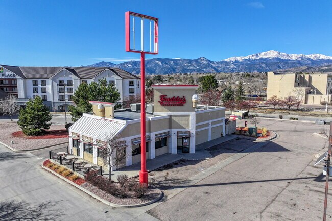 Plus de détails pour 511 Garden of the Gods Rd, Colorado Springs, CO - Commerce de détail à vendre