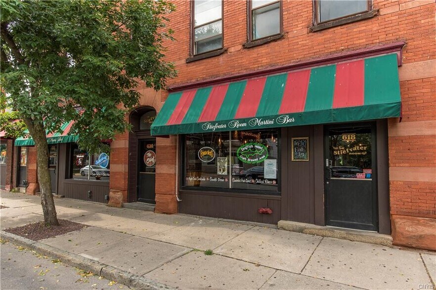 616 Varick St, Utica, NY à vendre - Photo du bâtiment - Image 1 de 12