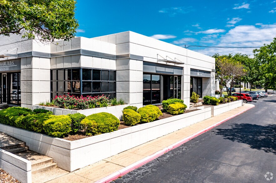 140 Heimer Rd, San Antonio, TX for sale - Building Photo - Image 2 of 3