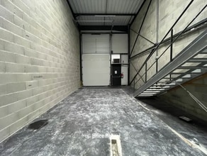 Flex in Vénissieux for lease Interior Photo- Image 1 of 3