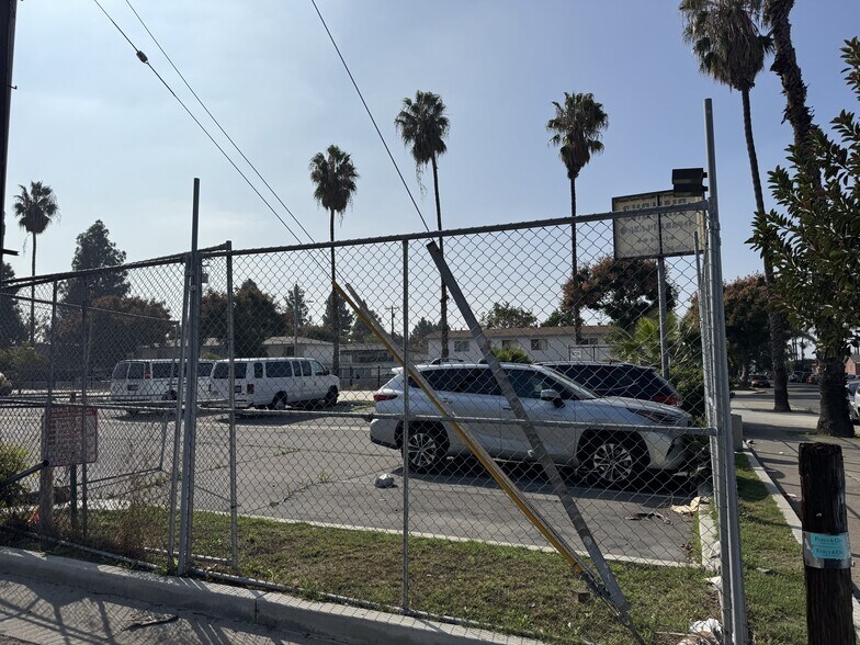 2230 W Colchester Dr, Anaheim, CA for lease - Building Photo - Image 2 of 2