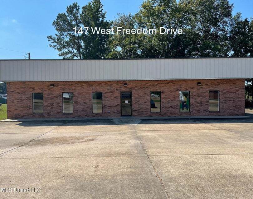 147 W Freedom Dr, Liberty, MS à vendre Photo du bâtiment- Image 1 de 5