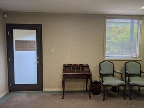 919 Fort St, Victoria, BC for lease Interior Photo- Image 2 of 16