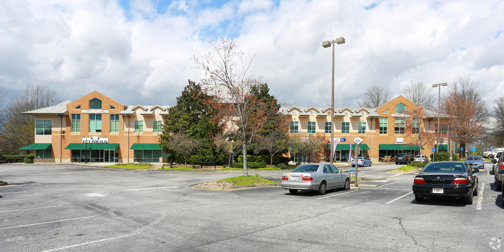 300 Village Green Cir, Smyrna, GA for lease Primary Photo- Image 1 of 2