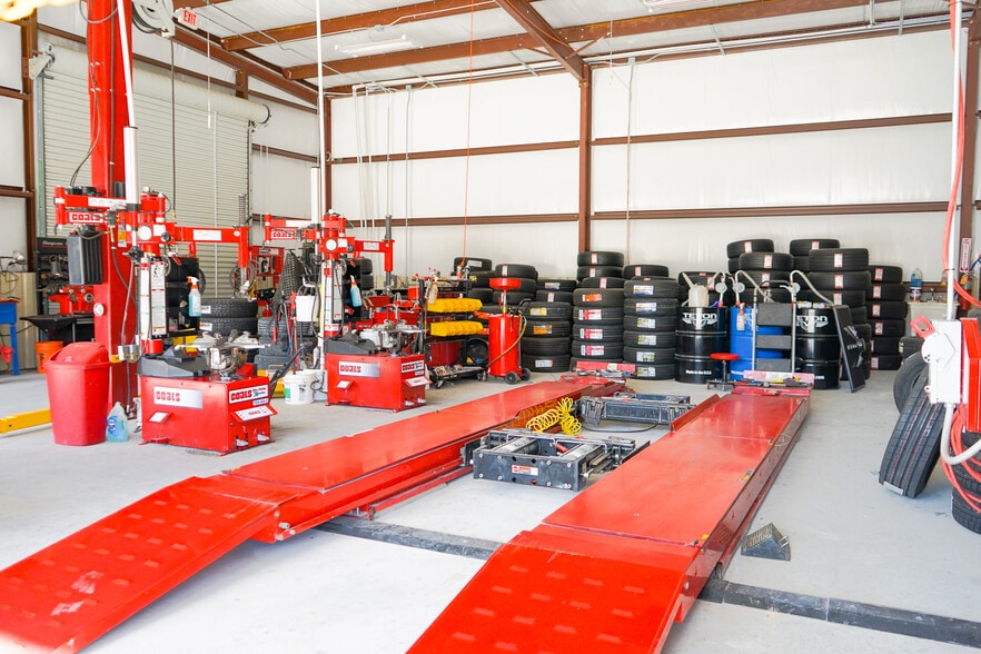 14250 FM 1485 Rd, Conroe, TX for lease - Interior Photo - Image 2 of 20