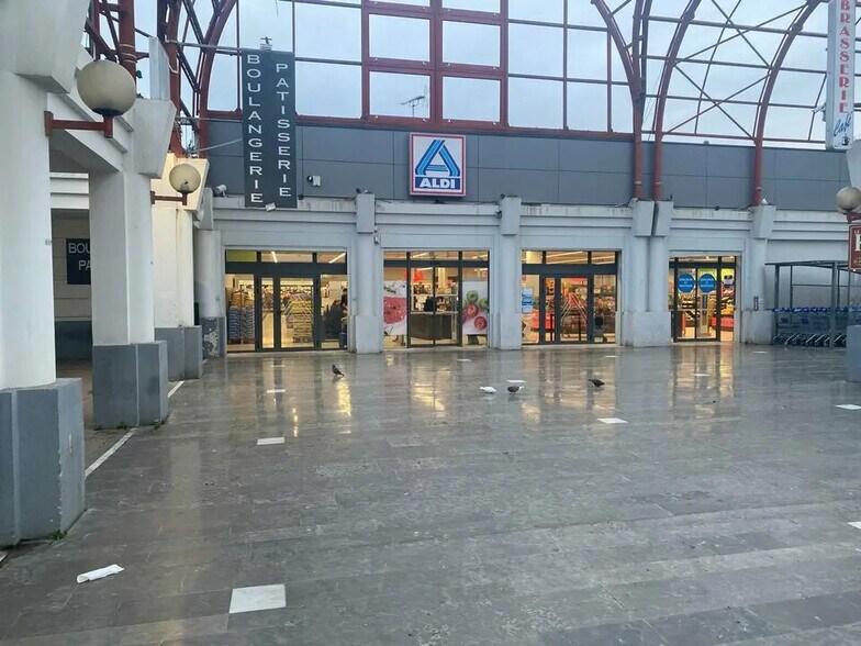 Commerce de détail dans Avignon à vendre - Photo du bâtiment - Image 2 de 5