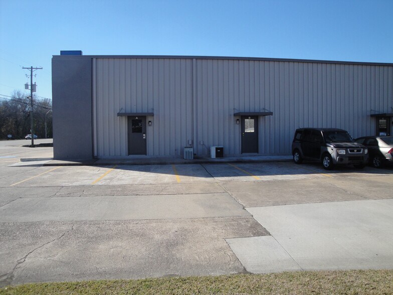 6950 College St, Beaumont, TX à louer - Photo du bâtiment - Image 3 de 13