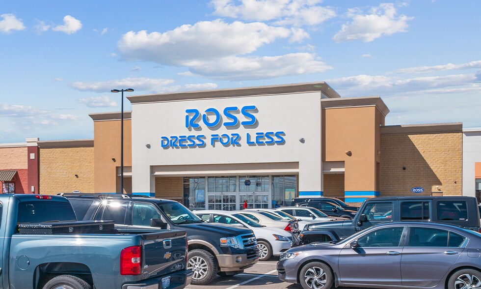 2716-2762 N Greenwich Ct, Wichita, KS à louer - Photo du bâtiment - Image 2 de 7