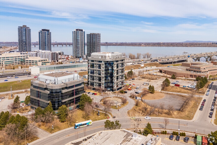 16 Pl Du Commerce, Montréal, QC à louer - Aérien - Image 2 de 2