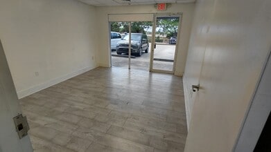 21113 Johnson St, Pembroke Pines, FL à louer Photo intérieure- Image 1 de 5