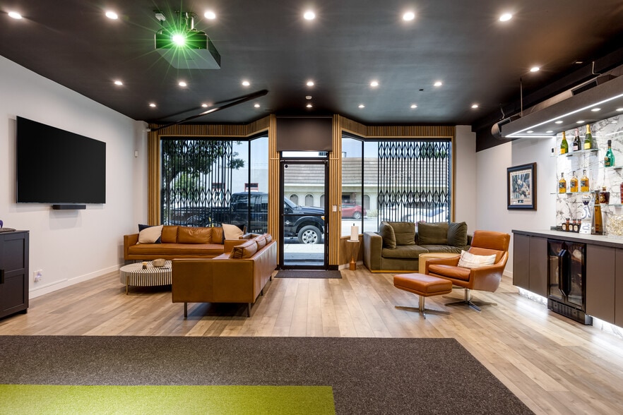 1612 Magnolia Blvd, Burbank, CA à vendre - Photo du bâtiment - Image 2 de 23