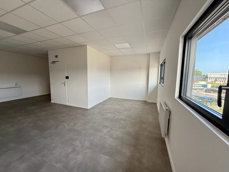 5 Rue Clément Ader, Saint-Pierre-du-Perray à louer - Photo intérieure - Image 3 de 20