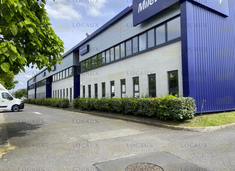 Flex dans Saint-Ouen-l'Aumône à louer - Photo du bâtiment - Image 2 de 7