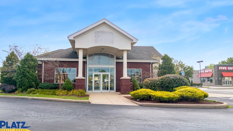 101 S Canfield Niles Rd, Youngstown, OH à louer - Photo du bâtiment - Image 2 de 18