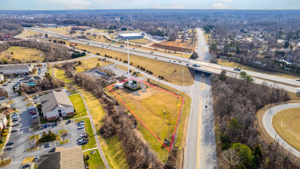 1352 Tolar Dr, Greensboro, NC for sale - Building Photo - Image 3 of 12
