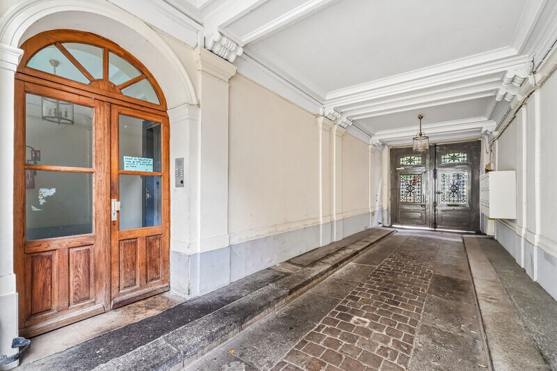 Office in Paris for sale - Building Photo - Image 2 of 10
