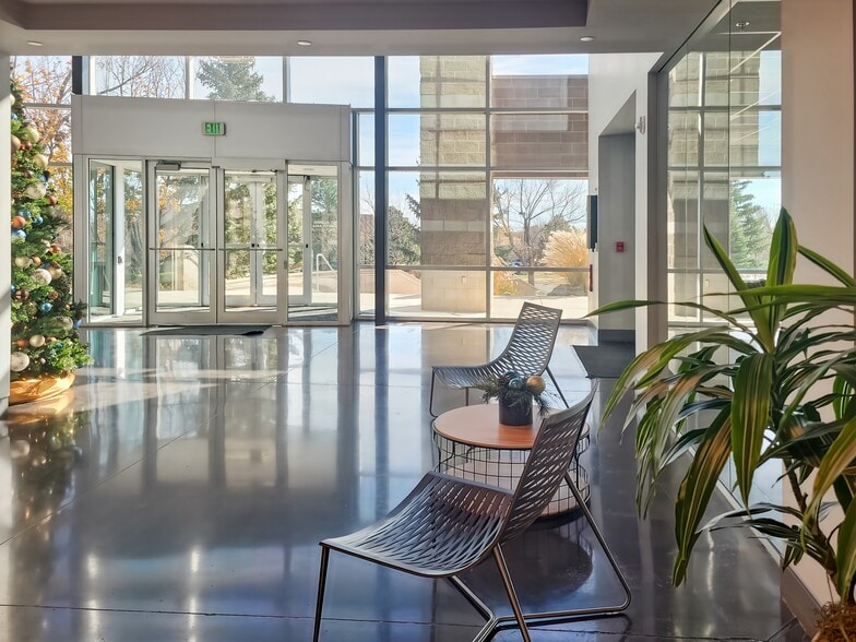 285 Century Pl, Louisville, CO à louer - Photo intérieure - Image 3 de 12