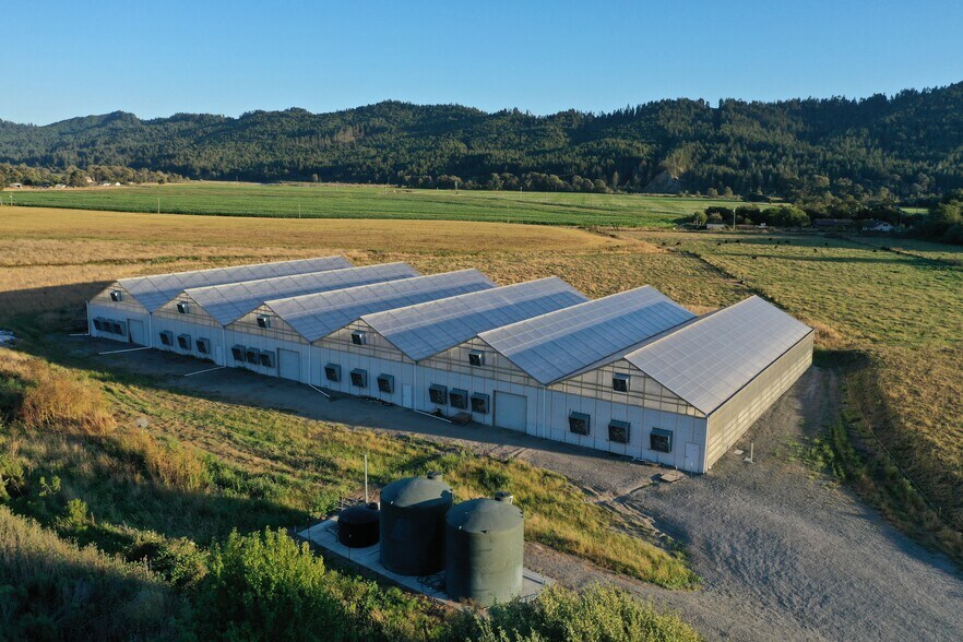 355 Riverbar Rd, Fortuna, CA à vendre - Photo du bâtiment - Image 3 de 4