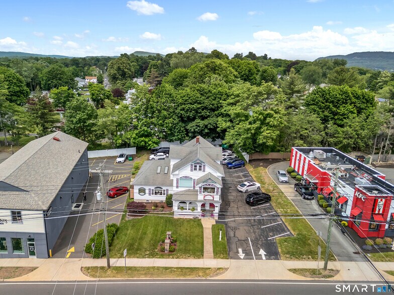 710 E Main St, Meriden, CT à vendre - Photo du bâtiment - Image 1 de 22