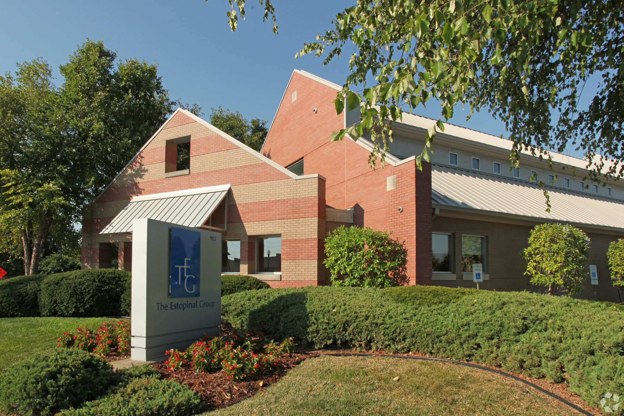 903 Spring St, Jeffersonville, IN à vendre Photo principale- Image 1 de 6