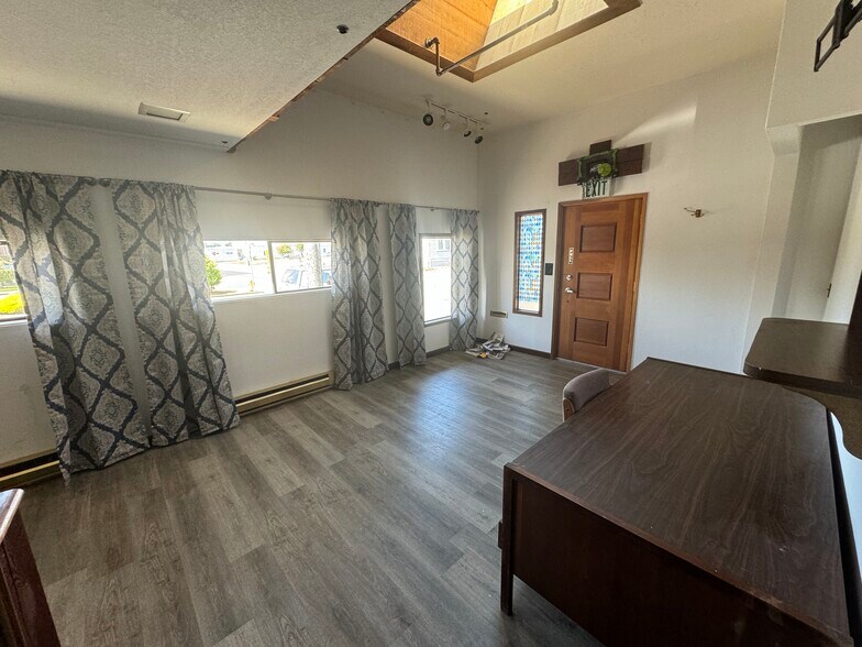 495 H St, Crescent City, CA à vendre - Photo du bâtiment - Image 2 de 4