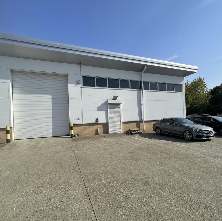 Tom Cribb Rd, Londres à louer Photo du bâtiment- Image 1 de 1