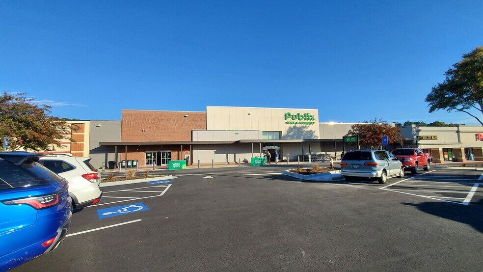 4269-4281 Roswell Rd, Marietta, GA à louer - Photo du bâtiment - Image 3 de 3