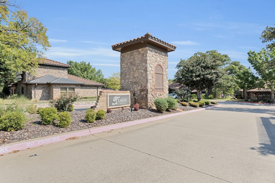 550 N Walnut Creek Dr, Mansfield, TX for sale - Building Photo - Image 3 of 21