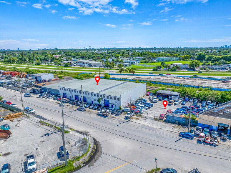 2540-2600 Ali Baba Ave, Opa-locka, FL à vendre - Photo du bâtiment - Image 2 de 14