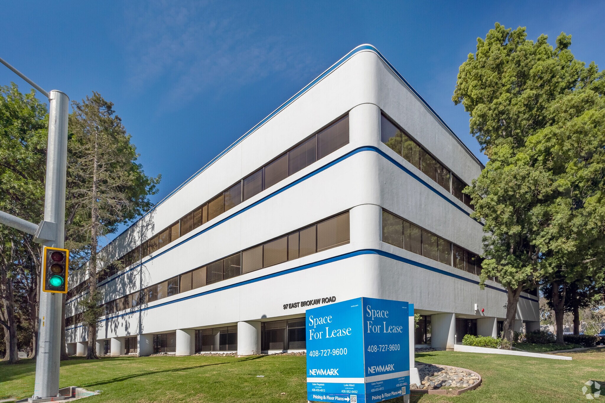 97 E Brokaw Rd, San Jose, CA à louer Photo du bâtiment- Image 1 de 10