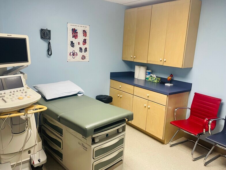 2616 Sherwood Hall Ln, Alexandria, VA à vendre - Photo intérieure - Image 3 de 54