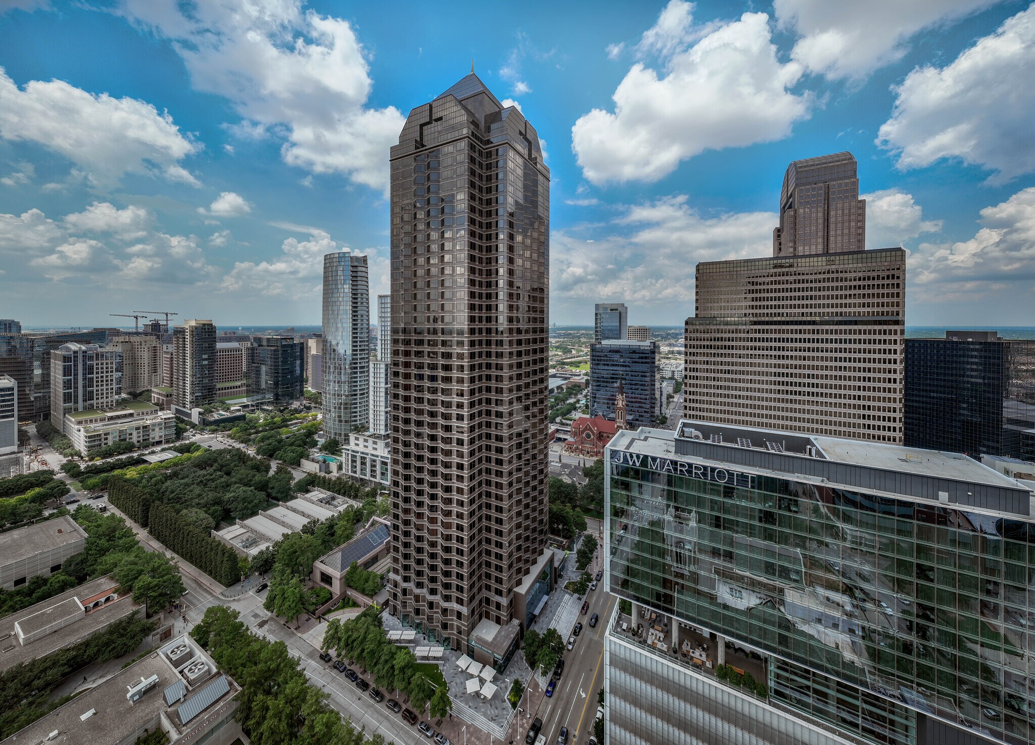 2001 Ross Ave, Dallas, TX for lease Primary Photo- Image 1 of 70