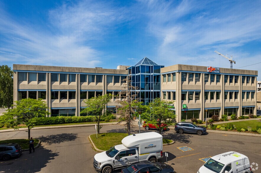 8200 Boul Décarie, Montréal, QC for lease - Building Photo - Image 2 of 5