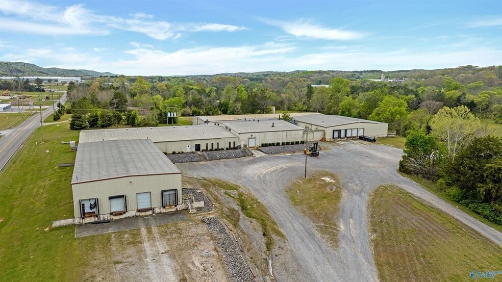 1800 Airport Rd W, Fort Payne, AL for sale - Building Photo - Image 2 of 27