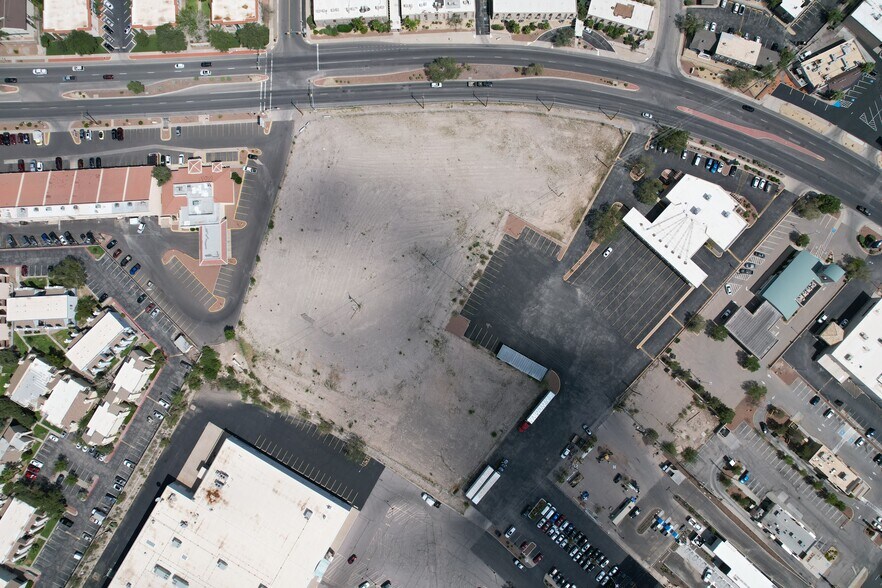 224 Shadow Mountain Dr, El Paso, TX à vendre - Photo du bâtiment - Image 3 de 6