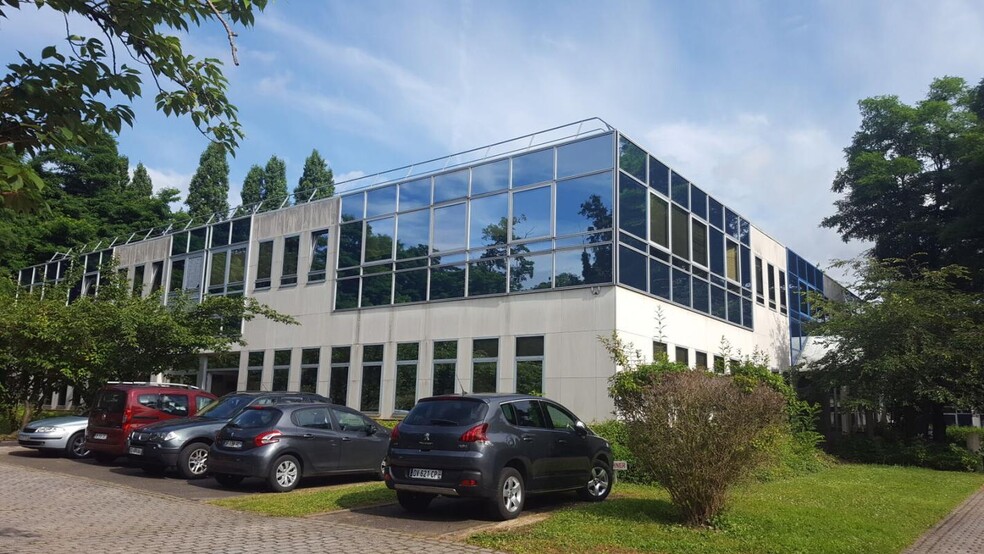 Allée Rosa Luxemburg, Eragny for lease - Building Photo - Image 3 of 10