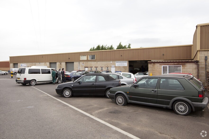 Paices Hl, Aldermaston à louer - Photo du bâtiment - Image 2 de 2