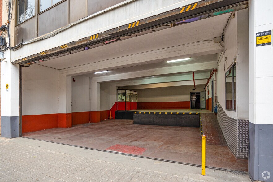 Carrer de Ramon Turró, 23, Barcelone, Barcelona à louer - Photo du bâtiment - Image 3 de 4