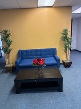 200 New Stine Rd, Bakersfield, CA à louer Photo intérieure- Image 2 de 7