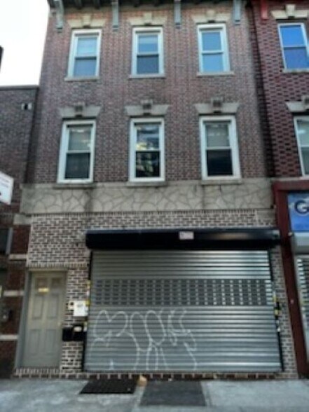 12516 Jamaica Ave, Richmond Hill, NY à vendre - Photo du bâtiment - Image 3 de 17