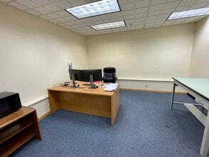 48 Commercial St, Lewiston, ME à vendre Photo intérieure- Image 2 de 7