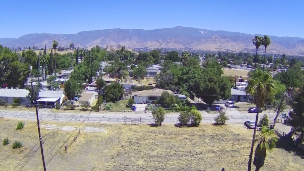 2 Commercial Opportunities for sale portfolio of 2 properties for sale on LoopNet.ca - Building Photo - Image 3 of 26